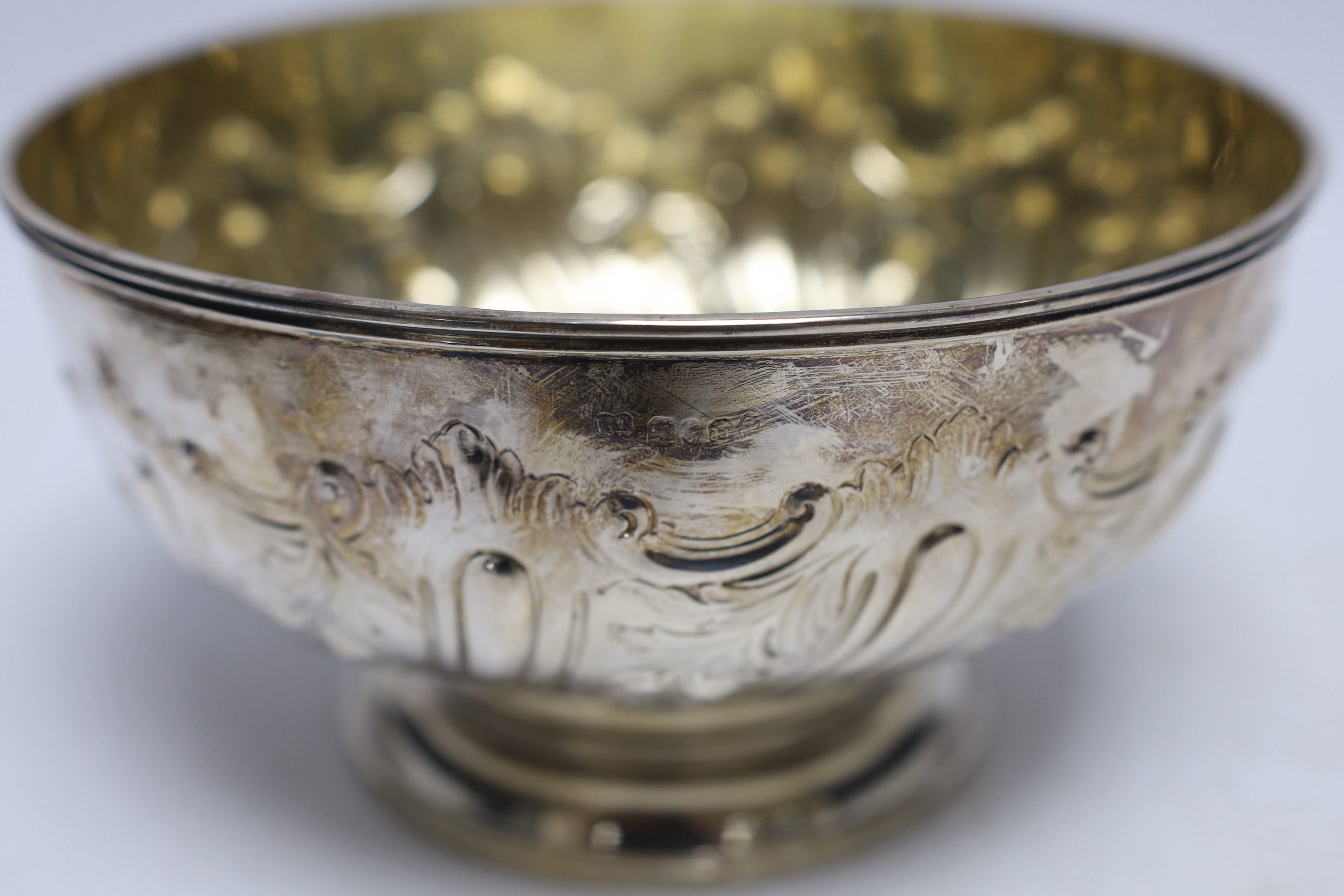 A William IV repousse silver rose bowl, William Kerr Reid, London, 1835, diameter 22.6cm, 20oz